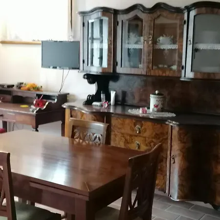 Via Xx Settembre 1 * Garda (Verona)