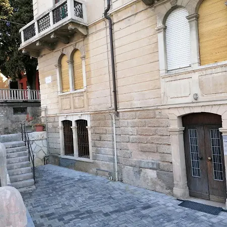 Via Xx Settembre 1 * Garda (Verona)
